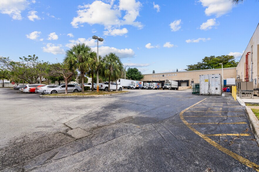 More Photos Of 5150 N State Road 7, North Lauderdale Refrigeration Cold Storage For Lease