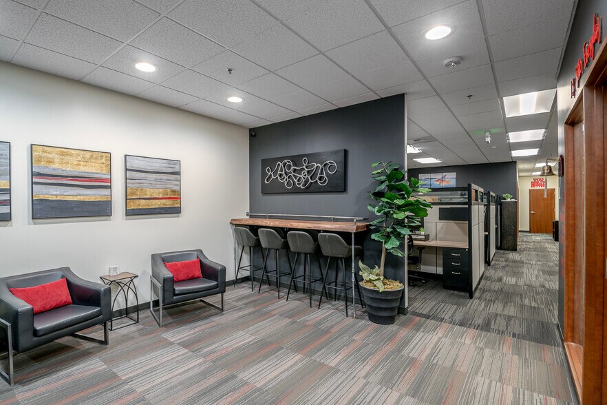 More Photos Of 33434 8th Ave S, Federal Way Office For Lease