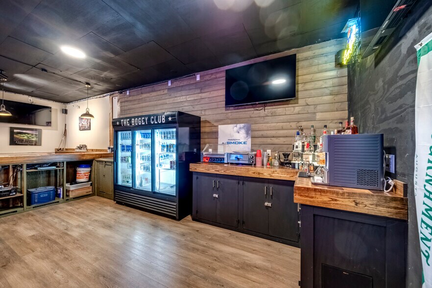 More Photos Of 422 Fryes Ln, Danville Sports And Entertainment For Sale