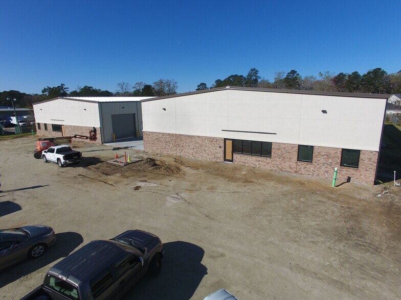 More Photos Of 9517 Hamburg Rd, Ladson Warehouse For Lease