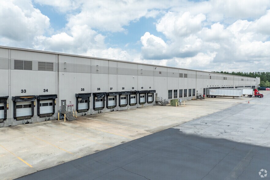 More Photos Of 105 Kendall Park Ln, Atlanta Warehouse For Lease