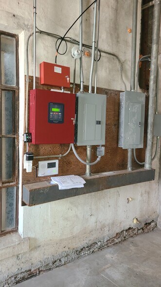 More Photos Of 221 6th St N, Texas City General Retail For Sale