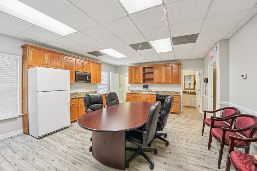 More Photos Of 6315 Amherst Ct, Peachtree Corners Medical For Sale