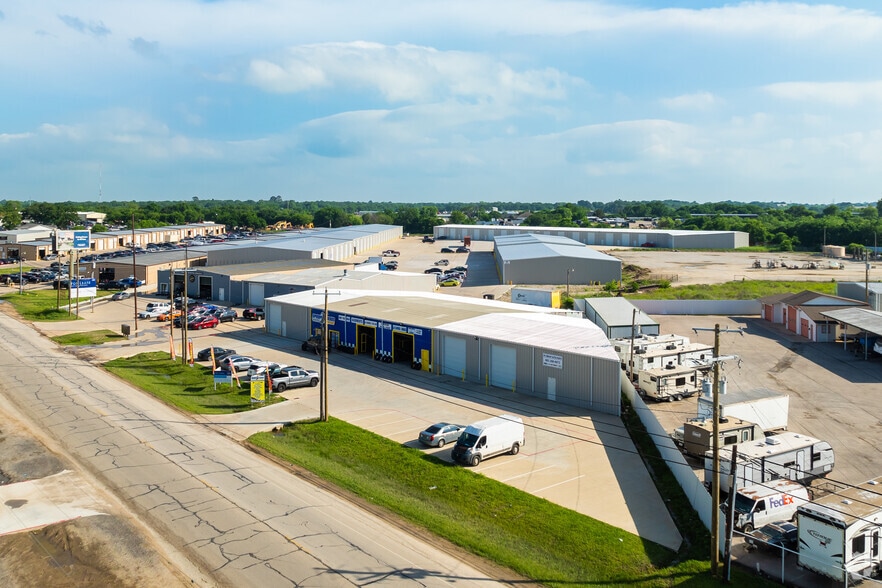 More Photos Of 7402 & 7406 Mansfield Hwy, Kennedale Light Distribution For Sale