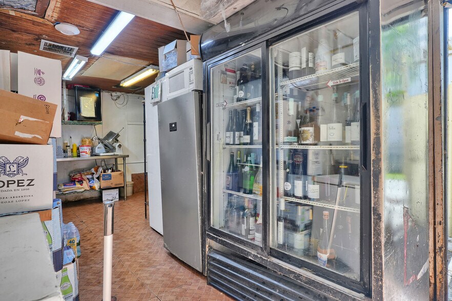 More Photos Of 3800 SW 8th St, Coral Gables Restaurant For Sale