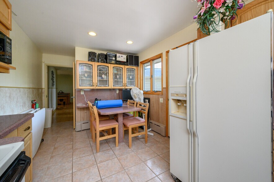 More Photos Of 355 Buckelew Ave, Monroe Township Freestanding For Sale