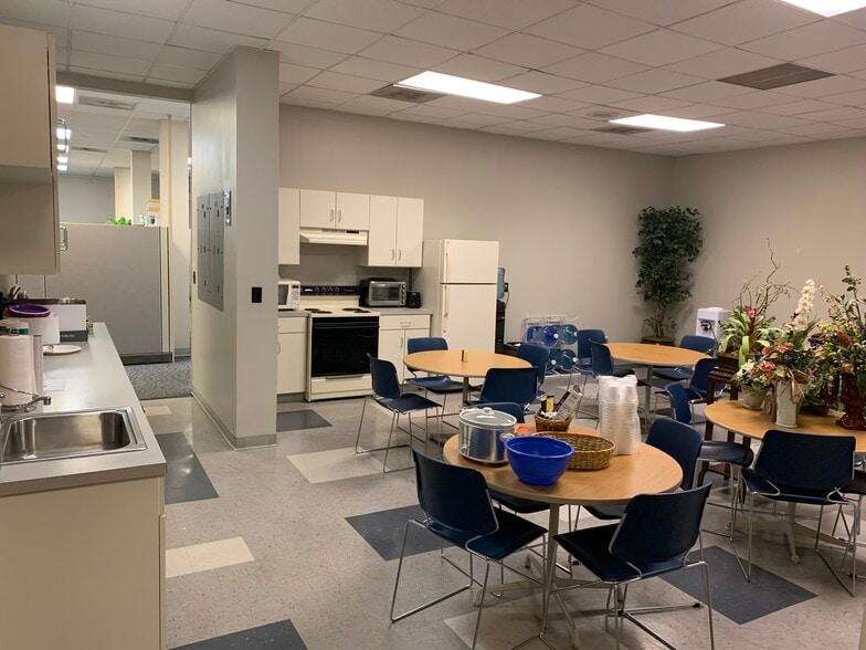 More Photos Of 1330 N Park St, Carrollton Medical For Sale