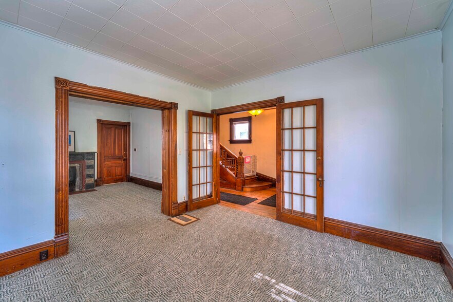 More Photos Of 604 Greenwood Pl, Jackson Office For Lease