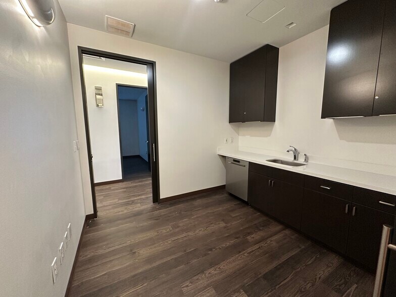 More Photos Of 1835 E Southlake Blvd, Southlake Medical For Sale