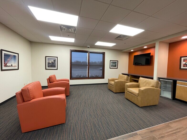 More Photos Of 5220 N Hwy 167, Catoosa Freestanding For Sale