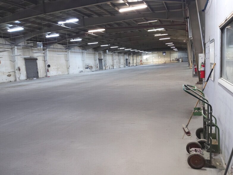 More Photos Of 7 Lake Station Rd, Warwick Manufacturing For Lease