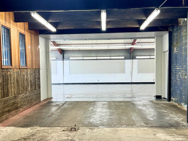 More Photos Of 735 Gilman St, Berkeley Showroom For Sale