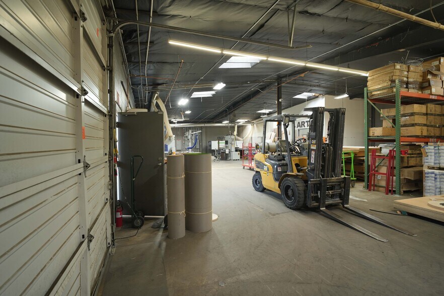 More Photos Of 11921 Sherman Way, North Hollywood Warehouse For Sale