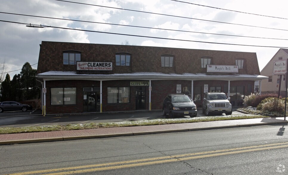 More Photos Of 82-84 Moonachie Rd, Moonachie Freestanding For Lease