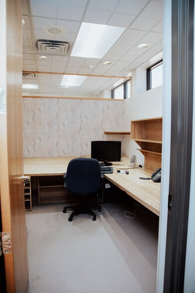 More Photos Of 2710 Delta Pl, Colorado Springs Office For Sale