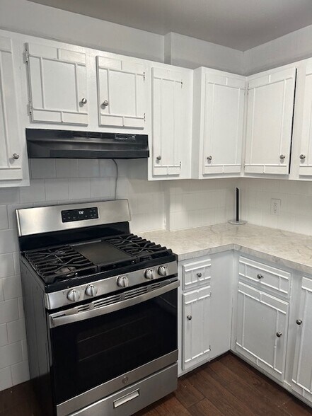 More Photos Of 49 Mays Landing Rd, Somers Point Office Residential For Lease