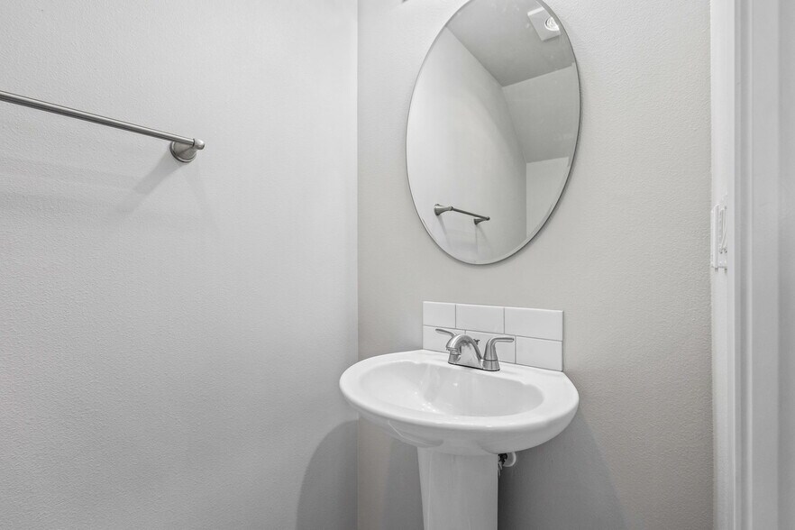 More Photos Of 3619 Green River Rd, Sweet Home Multifamily For Sale