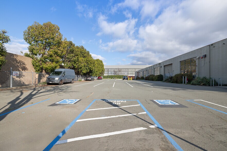 More Photos Of 4512-4514 Hollis St, Emeryville Warehouse For Lease