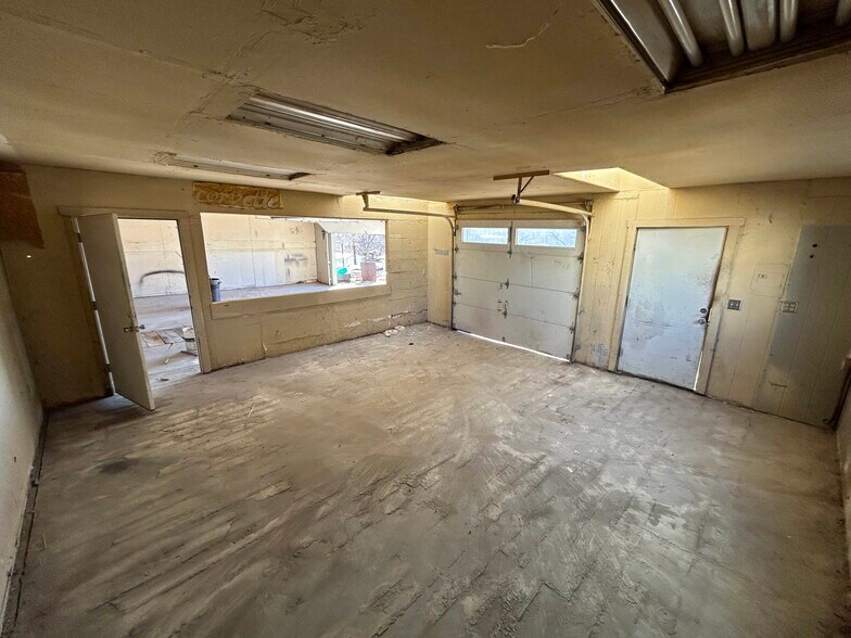 More Photos Of 717 5th St, Prescott Manufacturing For Lease