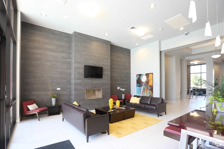 More Photos Of 1520 S 5th St, Saint Charles Unknown For Lease