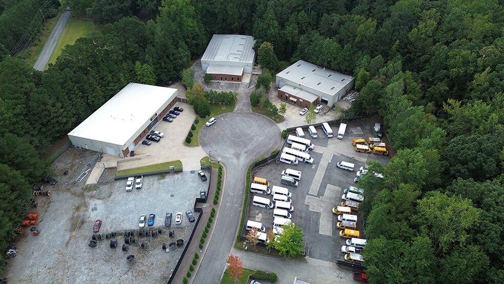 More Photos Of 121 Holt Industrial Cir, Acworth Warehouse For Sale