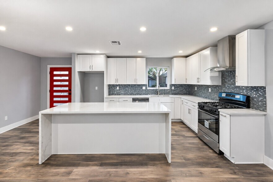 More Photos Of 8220 Encino Ave, Northridge Land For Sale
