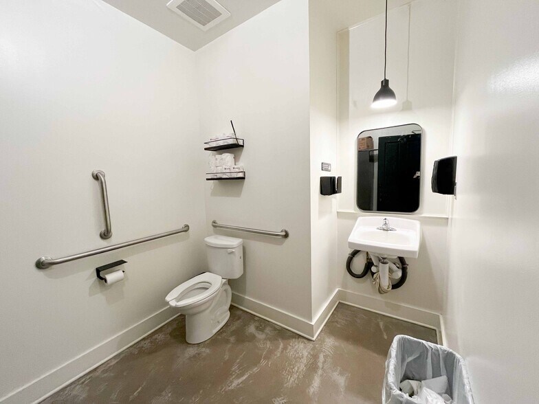 More Photos Of 5528 1st Ave S, Birmingham General Retail For Lease