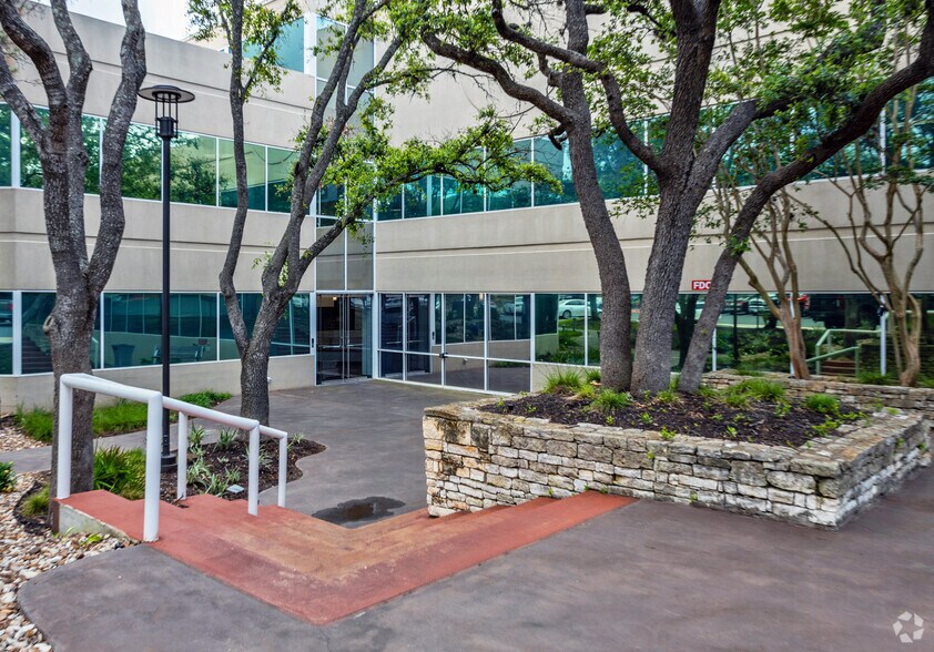 More Photos Of 9020 N Capital of Texas Hwy, Austin Unknown For Lease