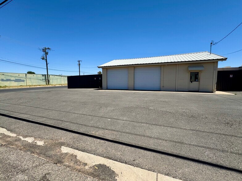 More Photos Of 608 N Meadow Ave, Odessa Light Manufacturing For Lease