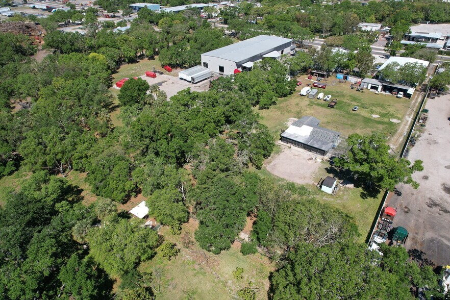 More Photos Of 5921 Causeway Blvd, Tampa Flex For Sale