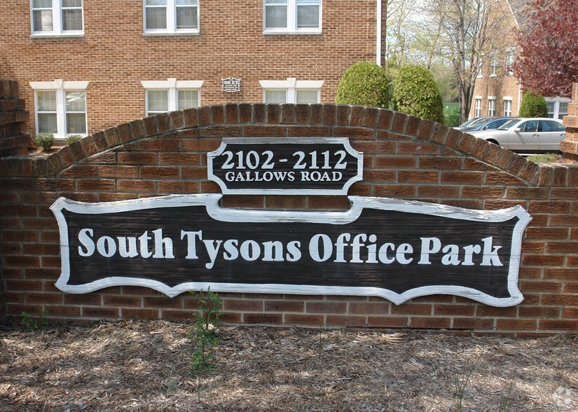 More Photos Of 2104 Gallows Rd, Vienna Office For Lease