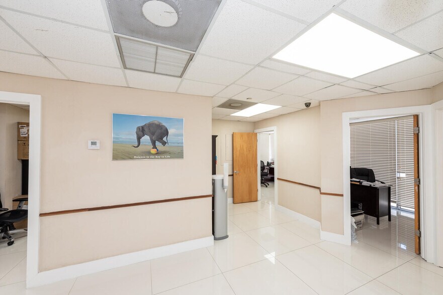 More Photos Of 2645 SW 37th Ave, Miami Medical For Lease