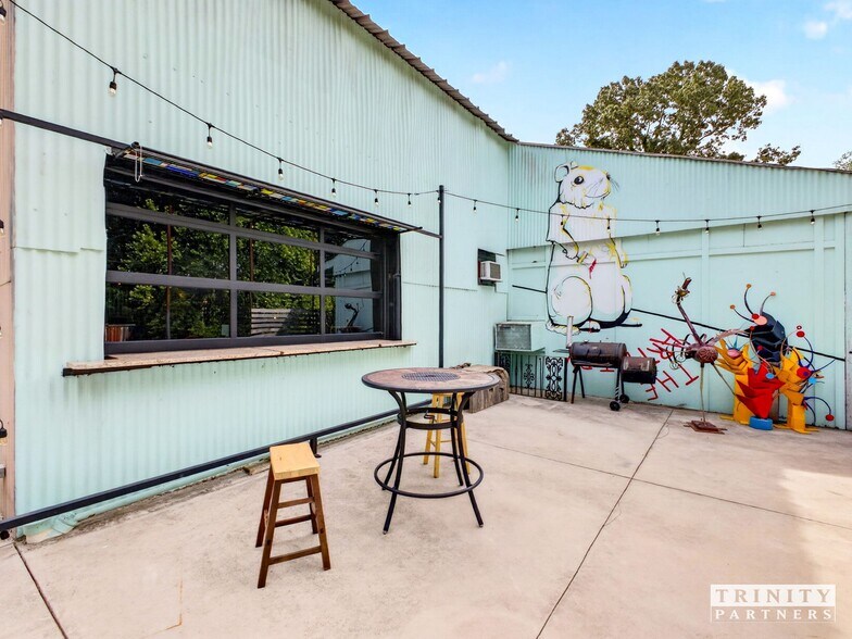 More Photos Of 12 Andrews St, Greenville General Retail For Sale
