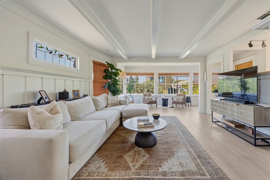 More Photos Of 218 Horizon Ave, Venice Multifamily For Sale