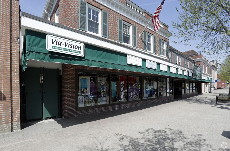 More Photos Of 124 Maine St, Brunswick Office For Lease