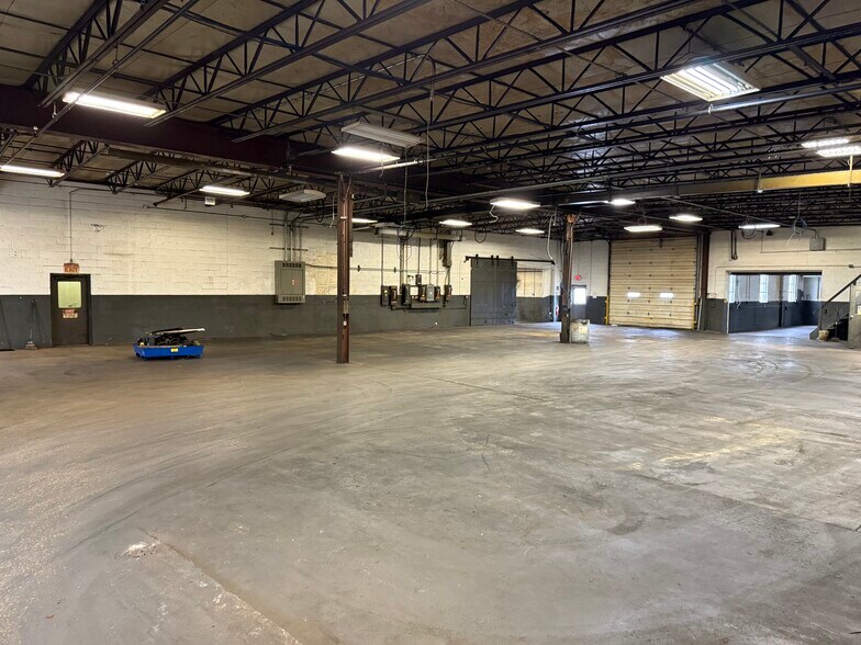 More Photos Of 303 E Parson St, Galion Manufacturing For Sale
