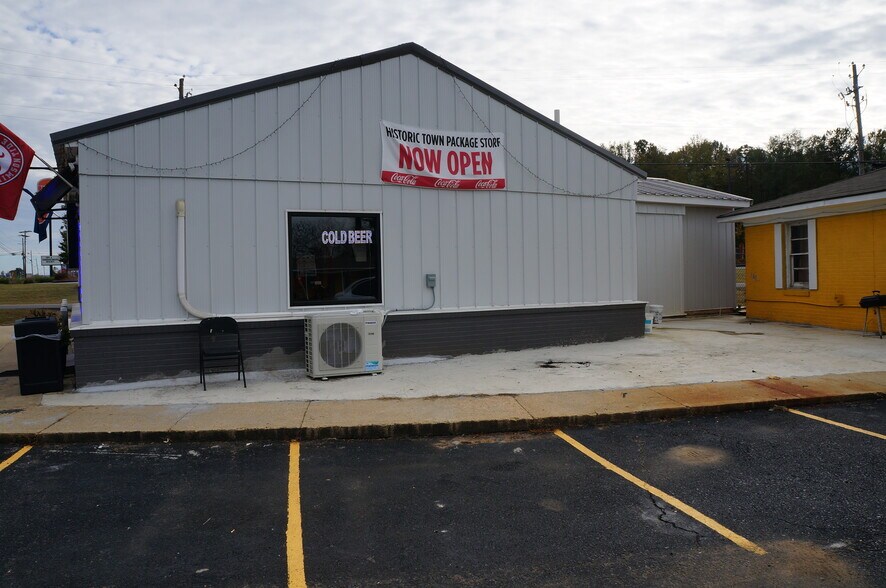 More Photos Of 33922 US Highway 280, Childersburg General Retail For Sale