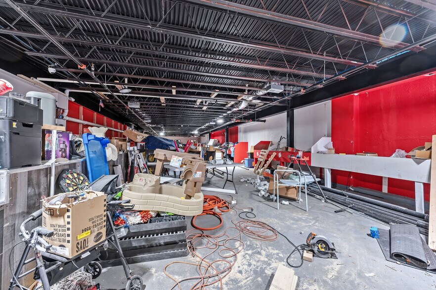 More Photos Of 145-555 Hamilton St, Allentown Showroom For Lease