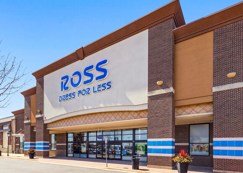 More Photos Of 1800-2124 S Randall Rd, Algonquin Storefront For Lease