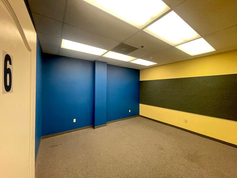 More Photos Of 21 W Duarte Rd, Arcadia Office For Sale