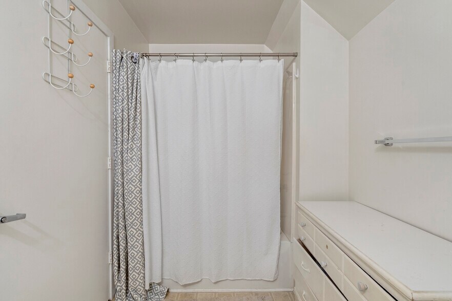 More Photos Of 3731 Berryville Pike, Charles Town Veterinarian Kennel For Sale