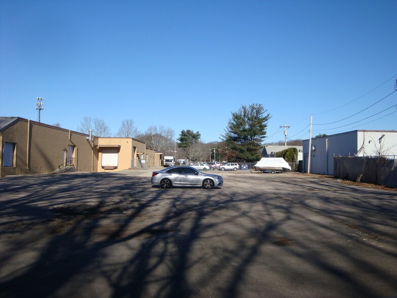 More Photos Of 50 Walton St, Attleboro Manufacturing For Lease