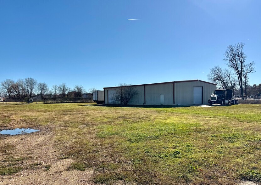 Primary Photo Of 100 Culberhouse st, Jonesboro Warehouse For Sale