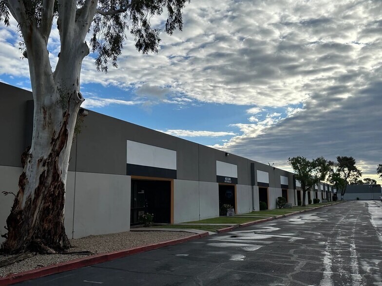 More Photos Of 2121 S Priest Dr, Tempe Unknown For Lease