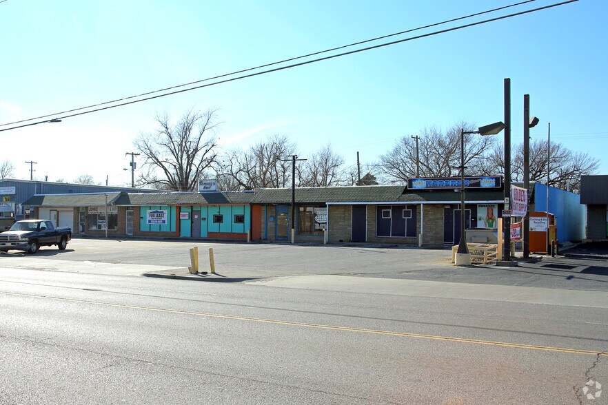Primary Photo Of 708-720 N Sheridan Rd, Tulsa General Retail For Lease