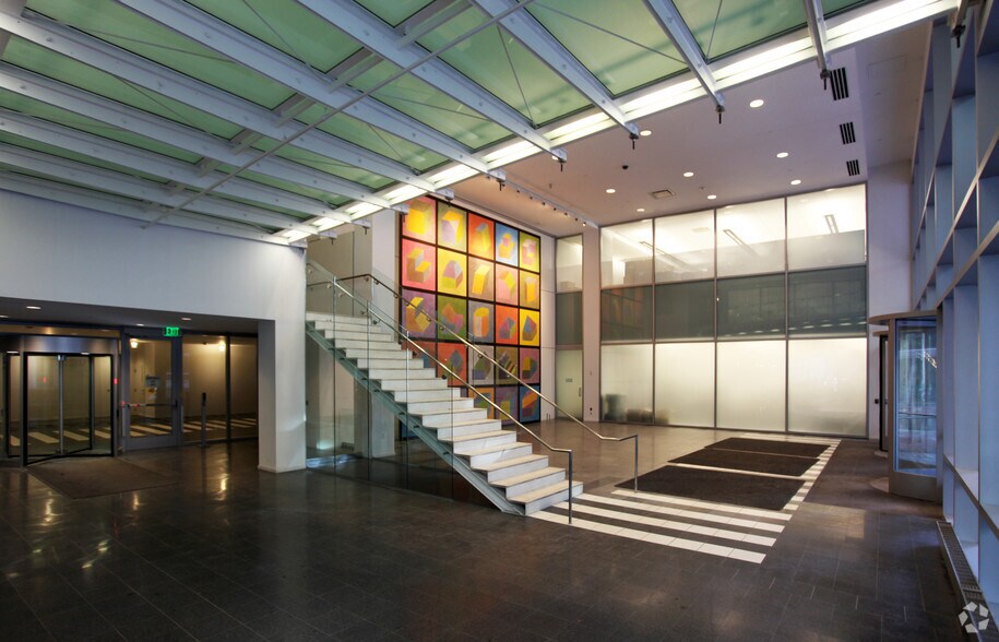 More Photos Of 800 Walnut St, Des Moines Office For Sale