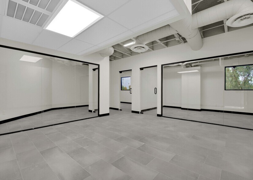 More Photos Of 1212 W Camelback Rd, Phoenix Medical For Lease