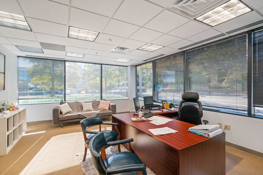 More Photos Of 5350 Shawnee Rd, Alexandria Medical For Sale