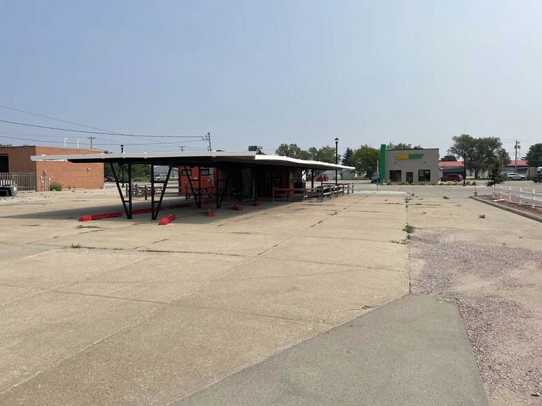 More Photos Of 223 S Main St, Valentine General Retail For Sale
