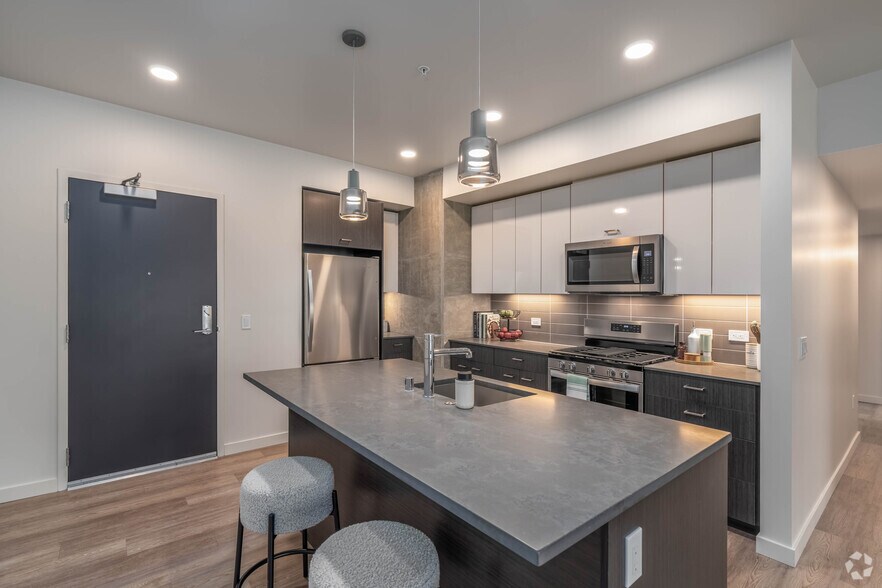 More Photos Of 2315 4th Ave, Seattle Multifamily For Sale